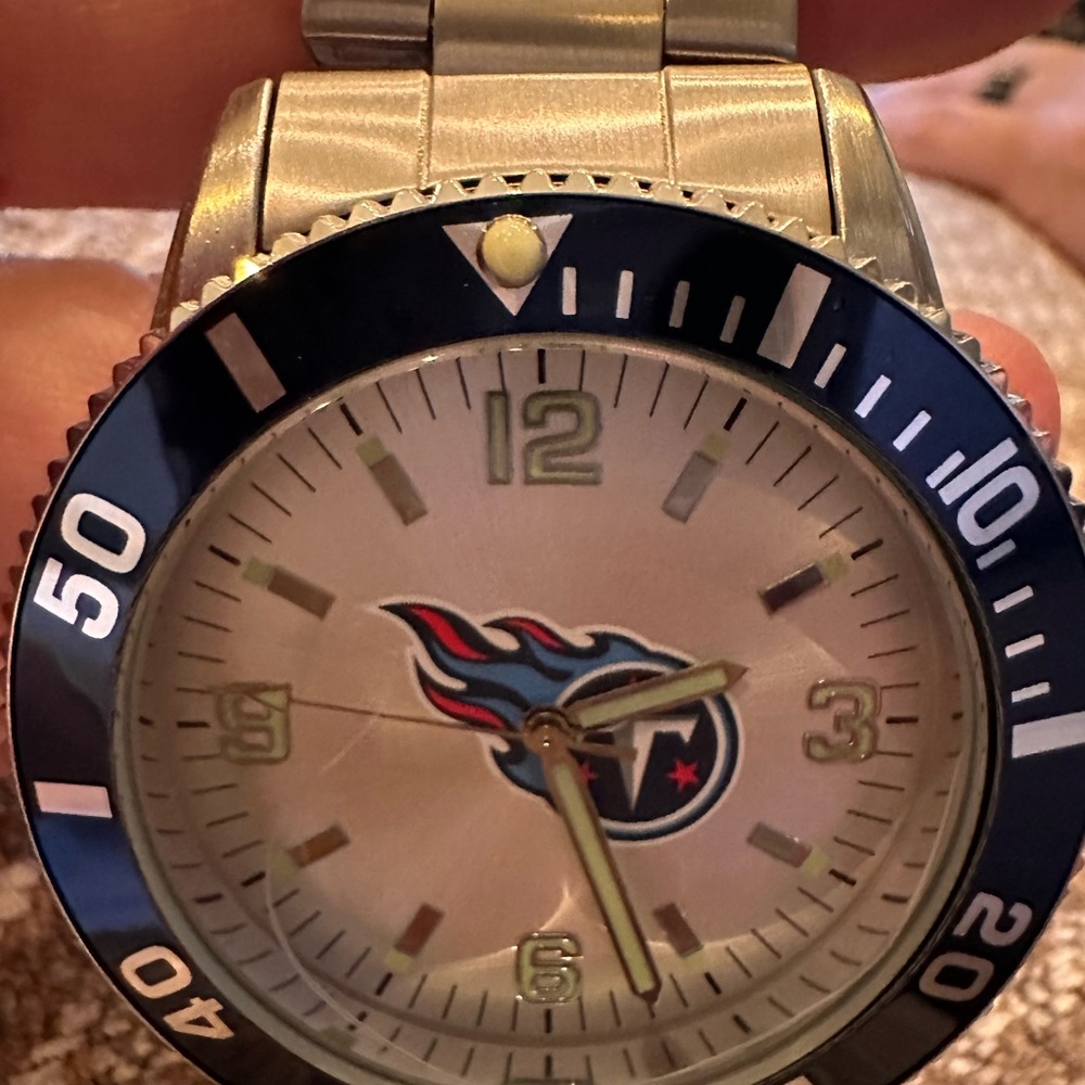 Titans watch - Picture 3 of 8